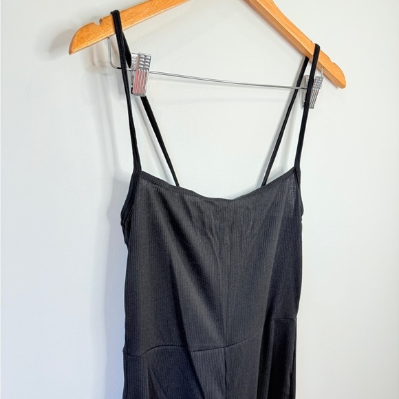 PrettyLittleThing Black Ribbed Strappy Square Neck Flared Jumpsuit - Picture 4 of 9